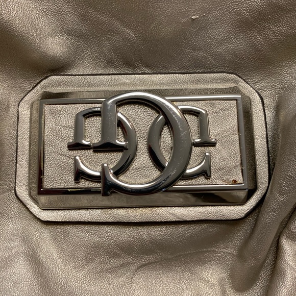 Guess Clutch purse - Picture 4 of 5